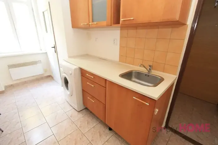 Pronájem bytu 1+1, Praha - Žižkov, Blahníkova, 40 m2