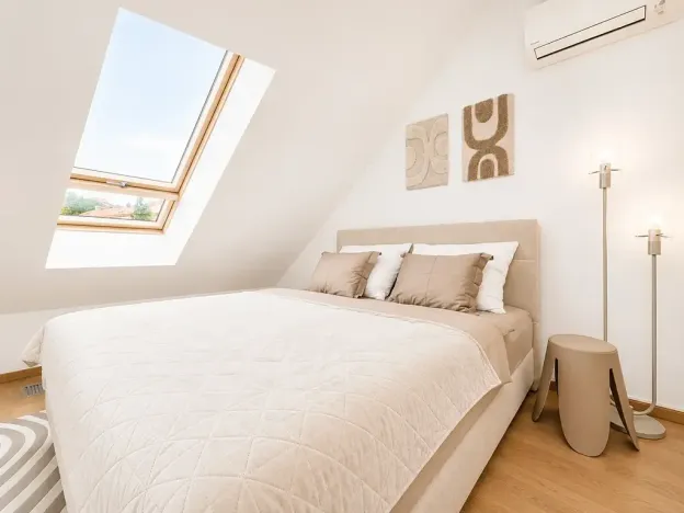 Pronájem apartmánu, Praha - Smíchov, Bieblova, 57 m2