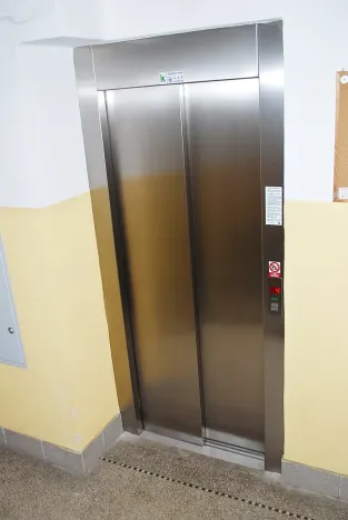 Pronájem bytu 2+1, Praha - Žižkov, Ostromečská, 80 m2
