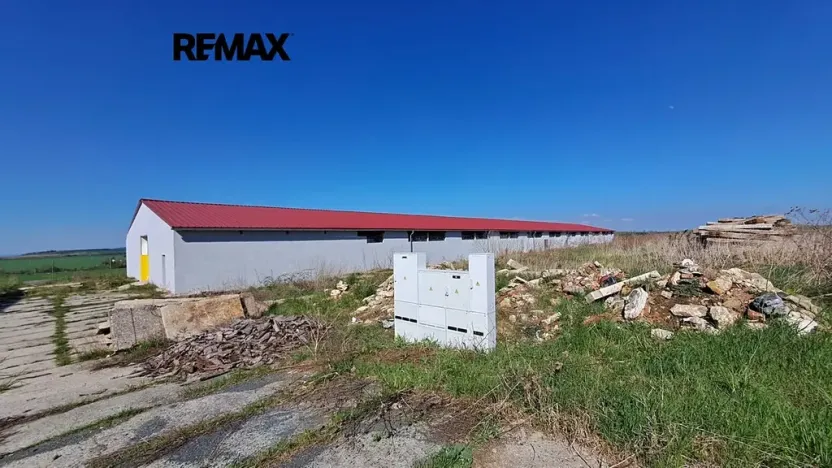 Pronájem skladu, Dolní Chvatliny, 3690 m2