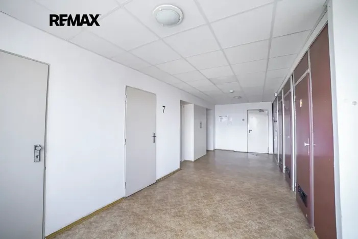 Prodej bytu 1+kk, Praha - Háje, Bajkonurská, 27 m2
