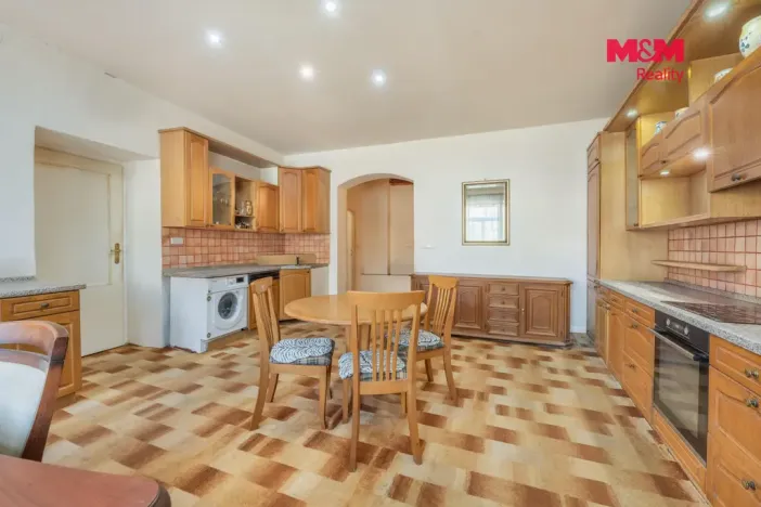 Prodej rodinného domu, Líský, 240 m2
