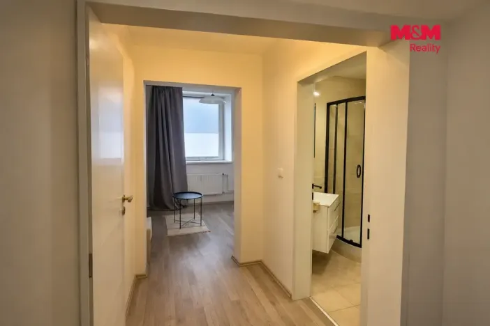 Pronájem bytu 1+kk, Praha - Prosek, Prosecká, 13 m2