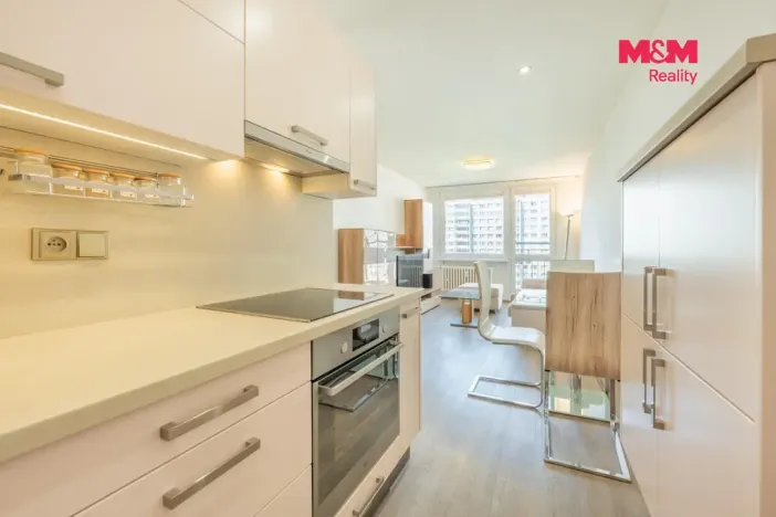 Prodej bytu 2+kk, Praha - Kobylisy, Rajmonova, 44 m2