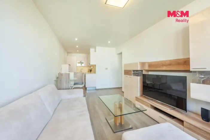 Prodej bytu 2+kk, Praha - Kobylisy, Rajmonova, 44 m2