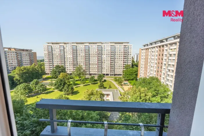 Prodej bytu 2+kk, Praha - Kobylisy, Rajmonova, 44 m2