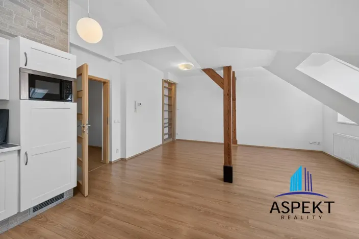 Pronájem bytu 2+kk, Praha - Holešovice, Poupětova, 64 m2