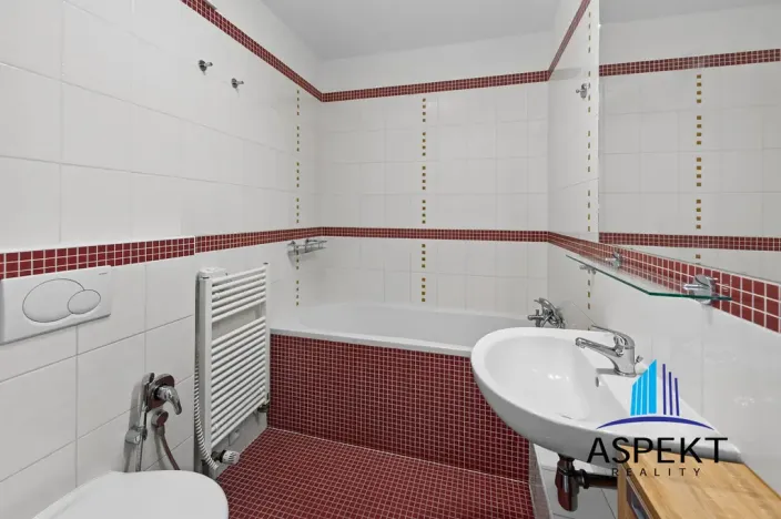 Pronájem bytu 2+kk, Praha - Holešovice, Poupětova, 64 m2