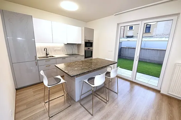 Prodej bytu 2+kk, Praha - Vršovice, Petrohradská, 114 m2