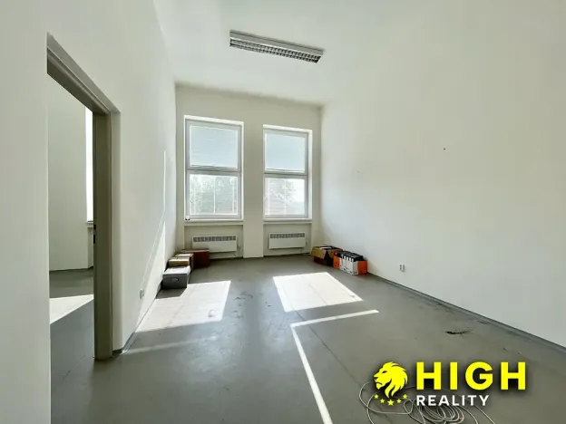 Pronájem kanceláře, Dýšina, 490 m2