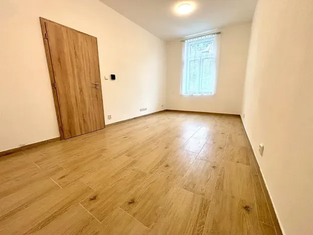 Pronájem bytu 1+1, Praha - Košíře, Holečkova, 35 m2