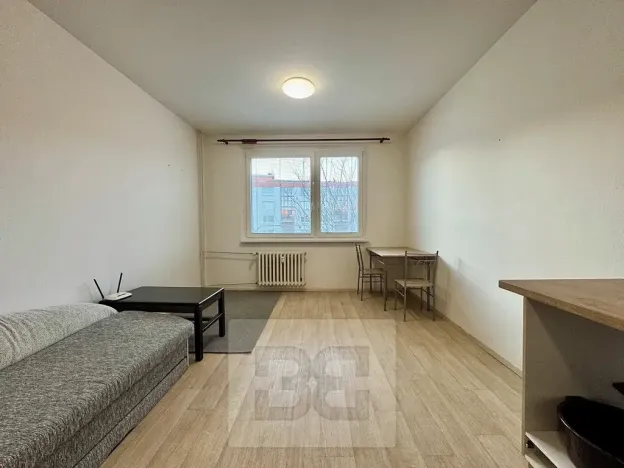 Pronájem bytu 2+kk, Zlín, U Trojáku, 36 m2