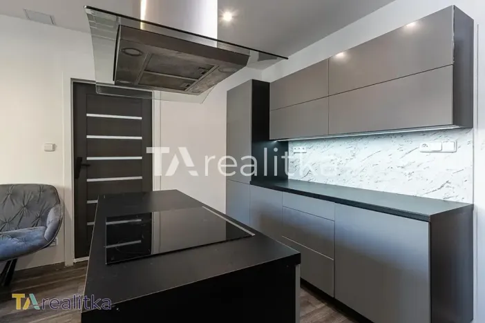 Prodej bytu 3+1, Orlová, Adamusova, 65 m2