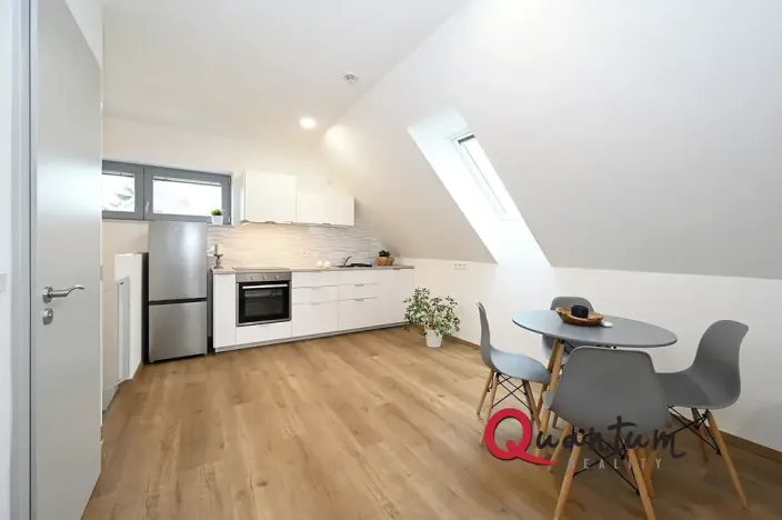 Pronájem bytu 2+1, Praha - Holyně, Za Knotkem, 89 m2