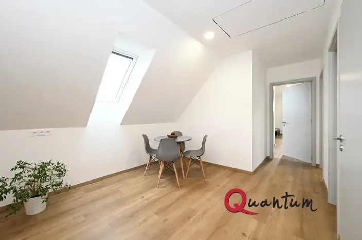 Pronájem bytu 2+1, Praha - Holyně, Za Knotkem, 89 m2