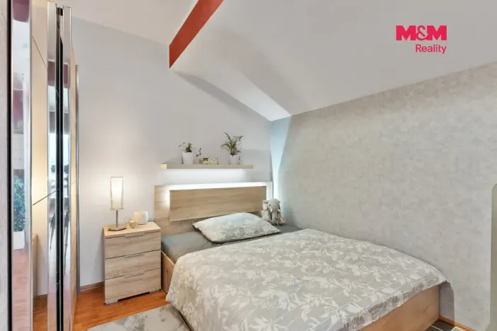 Prodej bytu 2+kk, Liberec - Liberec VI-Rochlice, Nádvorní, 76 m2