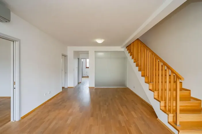 Pronájem bytu 4+1, Praha - Smíchov, Štefánikova, 147 m2