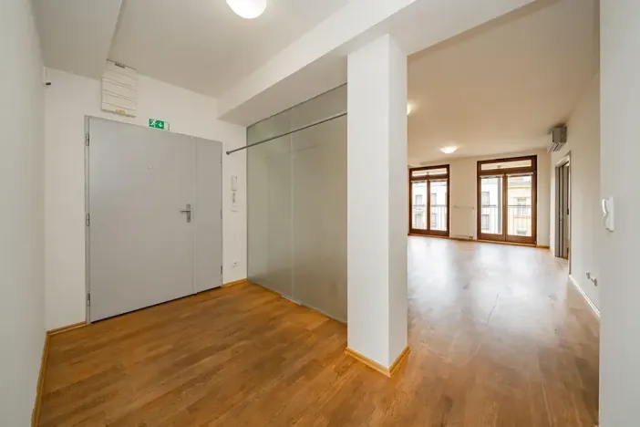 Pronájem bytu 4+1, Praha - Smíchov, Štefánikova, 147 m2