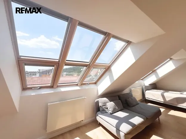 Pronájem bytu 1+kk, Praha - Košíře, Na Zámyšli, 32 m2