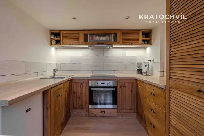 Pronájem bytu 1+kk, Praha - Bubeneč, Korunovační, 32 m2