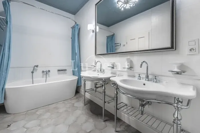 Prodej bytu 3+kk, Karlovy Vary, Vřídelní, 238 m2