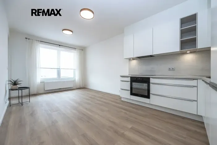 Pronájem bytu 2+kk, Praha - Hlubočepy, Divíškové, 3578 m2