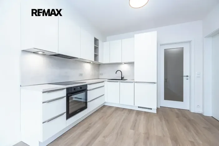 Pronájem bytu 2+kk, Praha - Hlubočepy, Divíškové, 3578 m2