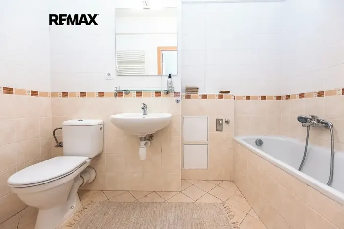 Prodej bytu 2+kk, Praha - Hlubočepy, Kováříkova, 37222 m2