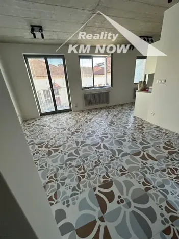 Pronájem bytu 1+kk, Uherské Hradiště, Hradební, 39 m2