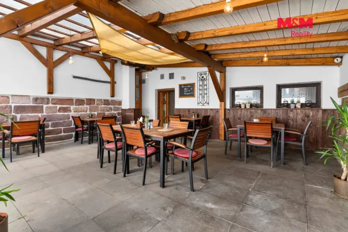 Prodej restaurace, Lomnice nad Popelkou, Poděbradova, 600 m2