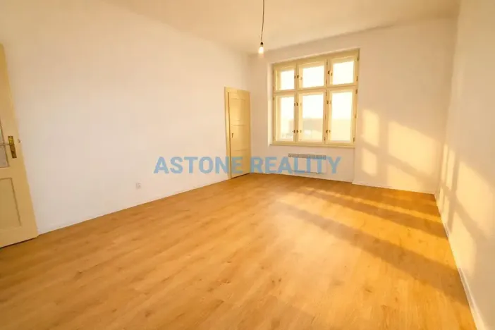 Pronájem bytu 2+kk, Praha - Vršovice, Bulharská, 58 m2