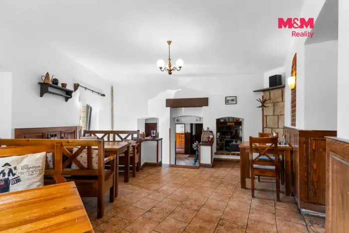 Prodej ubytování, Lomnice nad Popelkou, Poděbradova, 600 m2