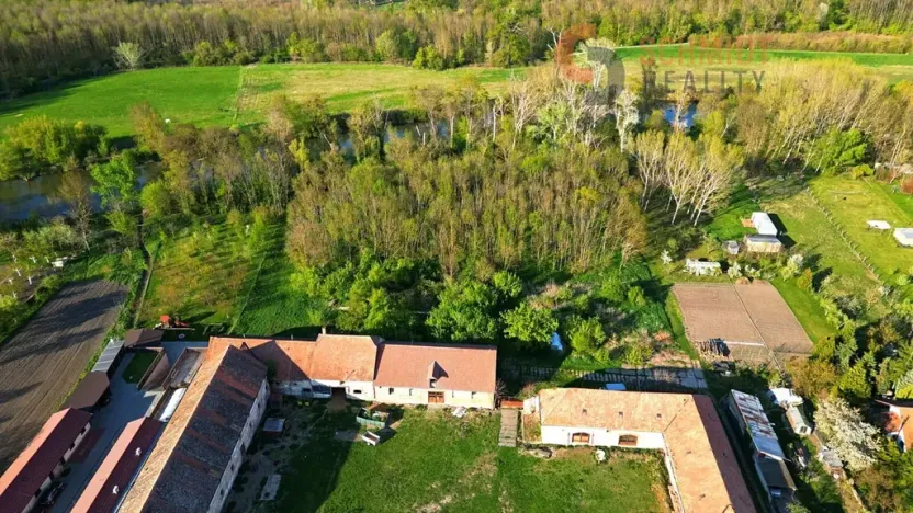 Prodej komerčního pozemku, Bulhary, 12736 m2