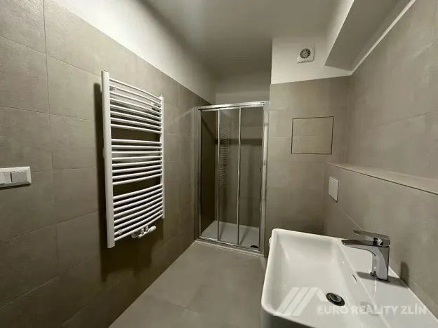 Pronájem bytu 1+kk, Otrokovice, Moravní, 26 m2