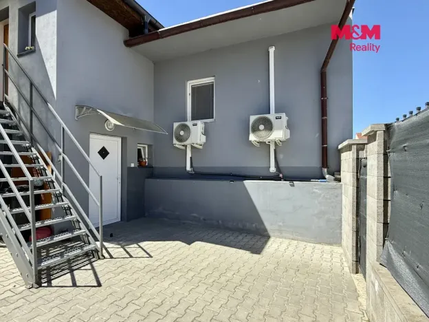 Pronájem bytu 1+kk, Kladno - Kročehlavy, Kozinova, 22 m2