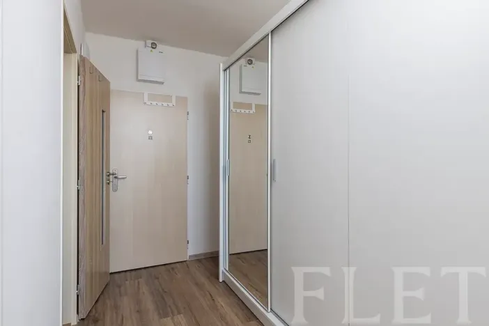 Pronájem bytu 2+kk, Praha - Prosek, Zárybská, 41 m2