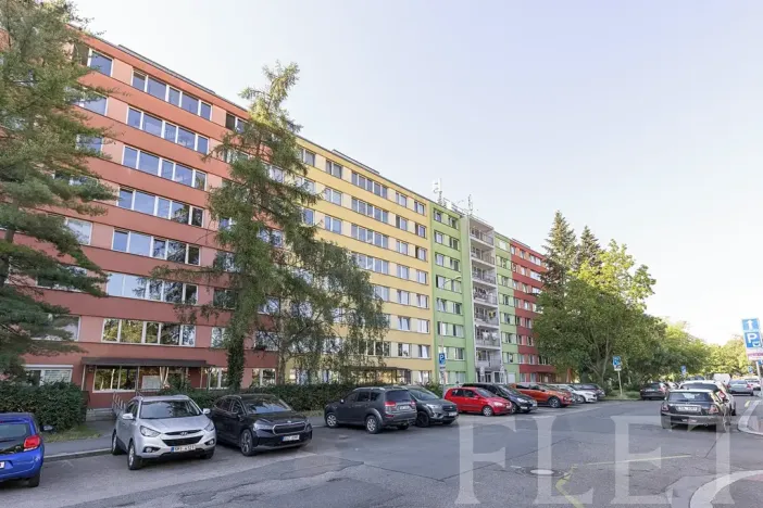 Pronájem bytu 2+kk, Praha - Prosek, Zárybská, 41 m2