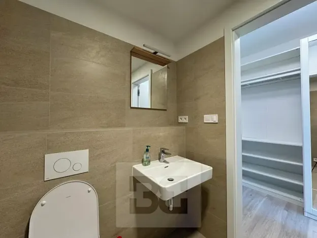 Pronájem bytu 1+kk, Brno, Střední, 32 m2