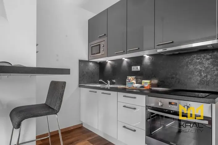 Pronájem bytu 1+kk, Praha - Hostivař, Rižská, 35 m2