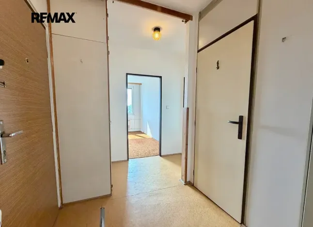 Pronájem bytu 2+kk, Praha - Řepy, Žufanova, 42 m2