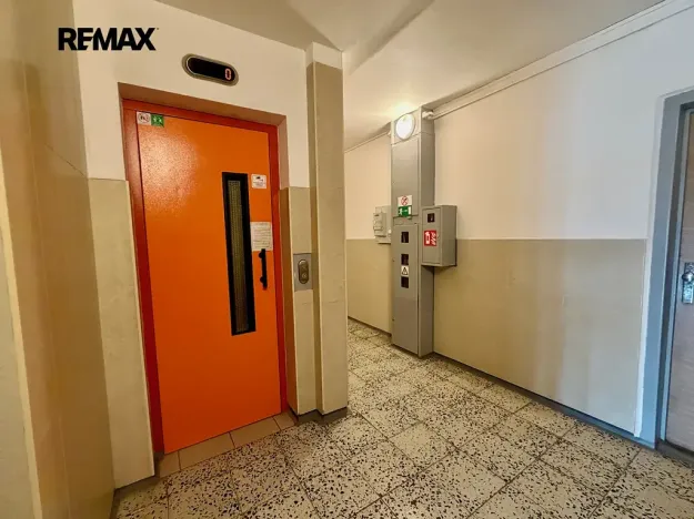 Pronájem bytu 2+kk, Praha - Řepy, Žufanova, 42 m2