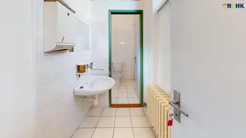 Pronájem kanceláře, Hradec Králové, Akademika Bedrny, 110 m2