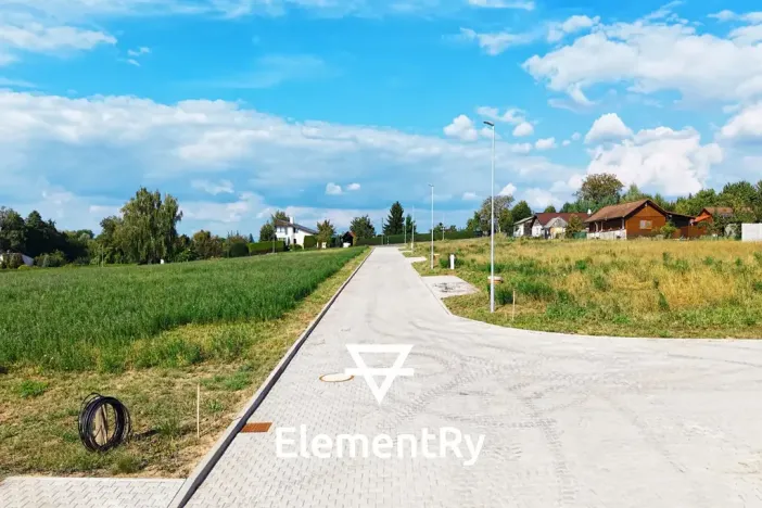 Prodej pozemku pro bydlení, Mokrovousy, 743 m2