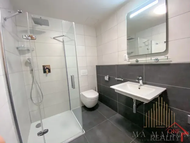 Pronájem bytu 1+kk, Praha - Holešovice, Na Maninách, 33 m2