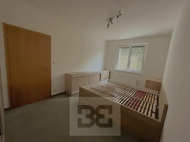 Pronájem bytu 2+kk, Praha - Pitkovice, Křemenáčová, 49 m2
