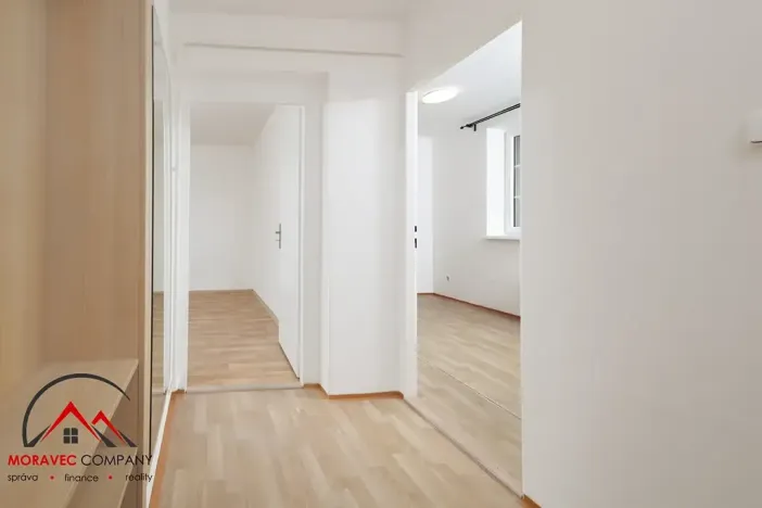 Pronájem bytu 1+1, Ostrava, Newtonova, 41 m2
