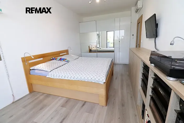 Prodej bytu 4+kk, Pardubice, Husova, 93 m2