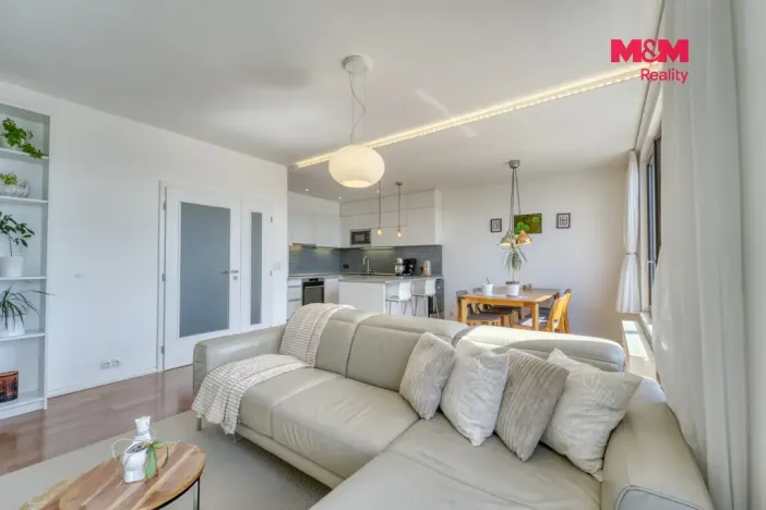 Prodej bytu 3+kk, Praha - Vysočany, Sousedíkova, 72 m2