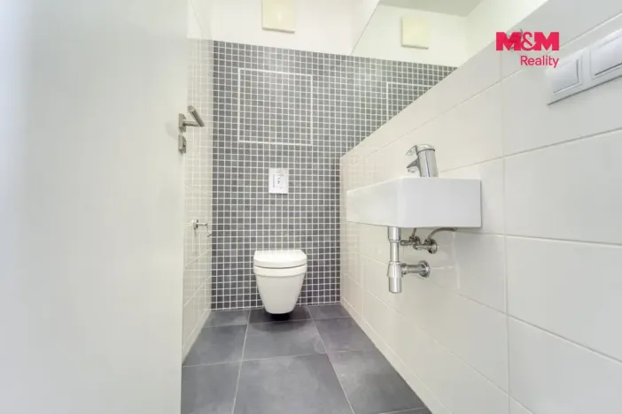 Prodej bytu 3+kk, Praha - Vysočany, Sousedíkova, 72 m2