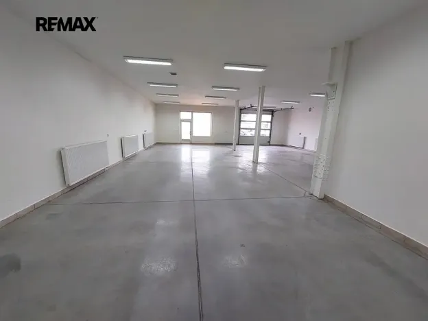 Pronájem obchodního prostoru, Slavkov u Brna, 200 m2